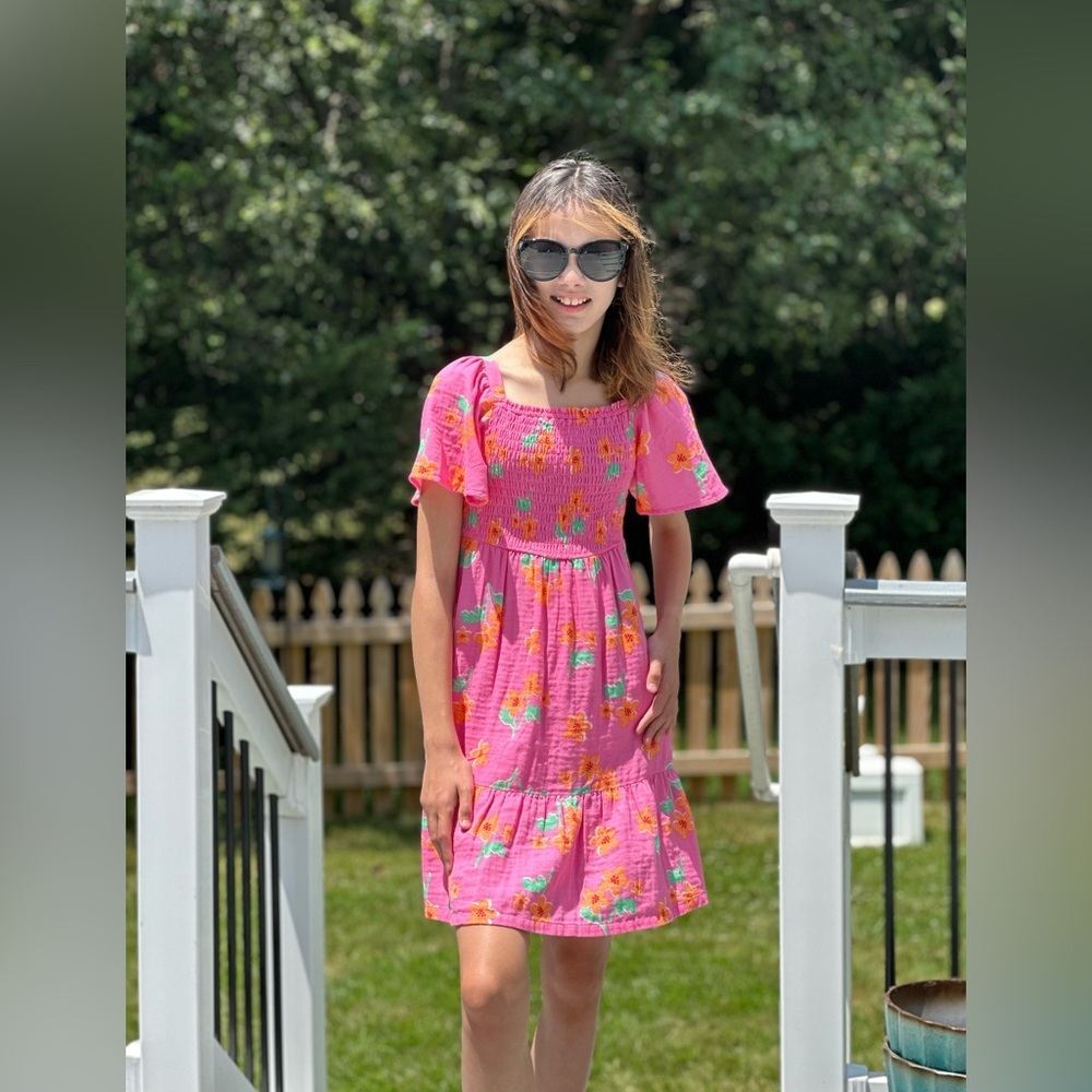 Old Navy Printed Short-Sleeve Smocked Tiered Dress for Girls size Large(10-12)